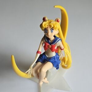 🌙 Sailor Moon Sitting On The Moon Figure